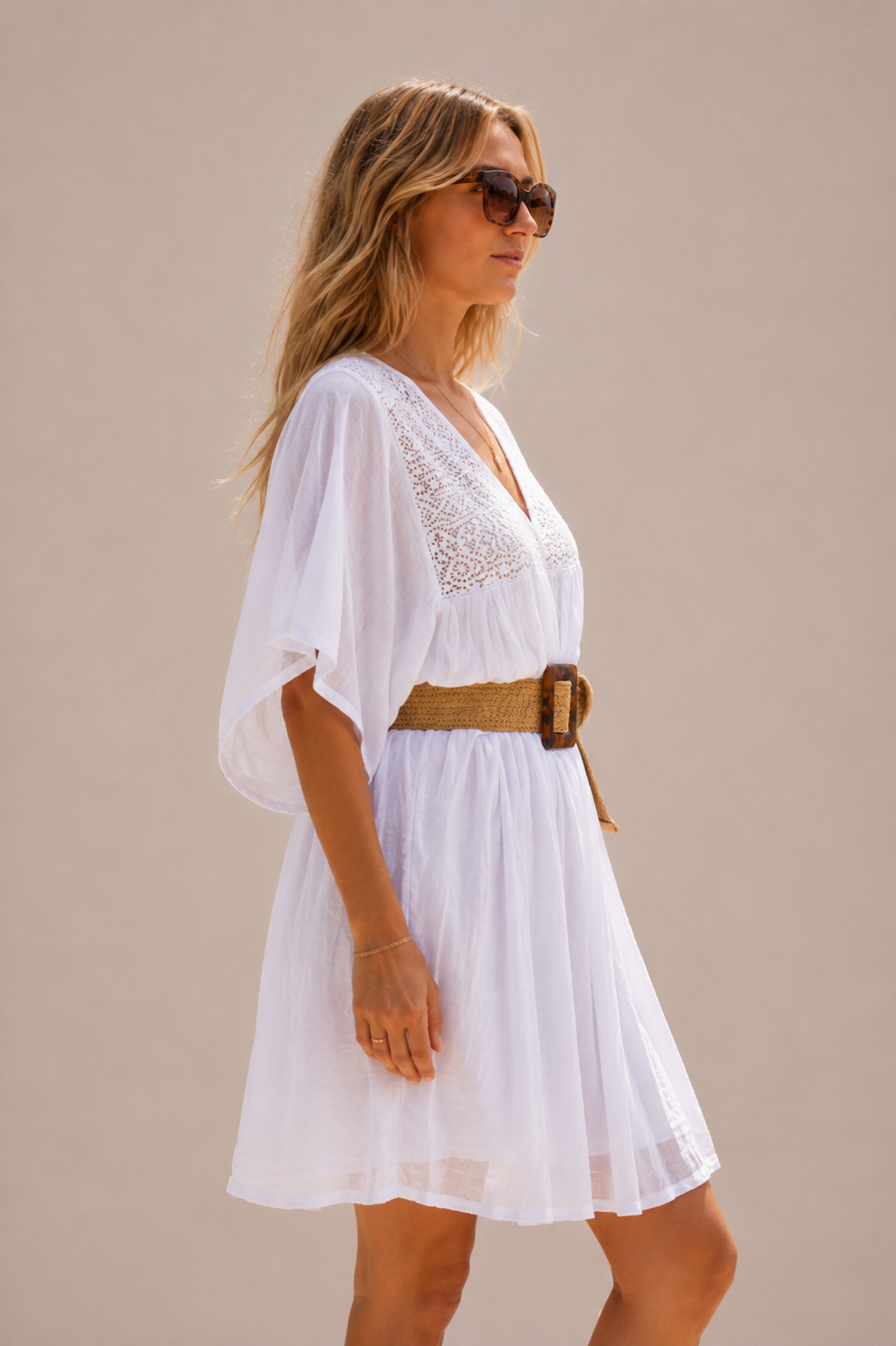 ALBA | VESTIDO BLANCO DE ALGODÓN CON ESCOTE DE ENCAJE
