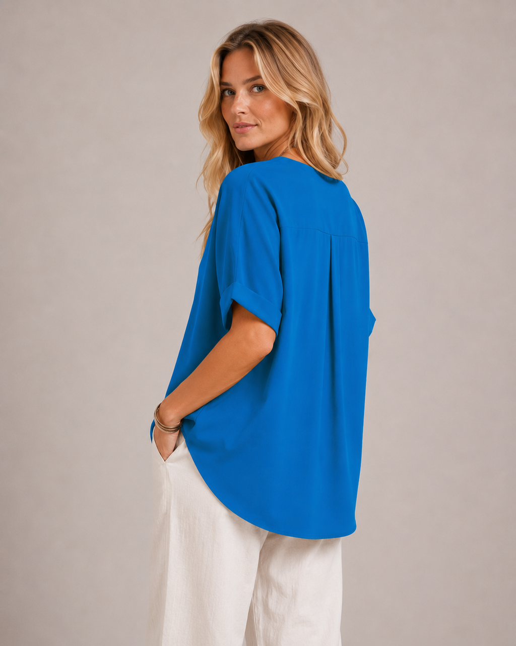 DANIELA | BLUSA LIGERA CON ESCOTE EN V