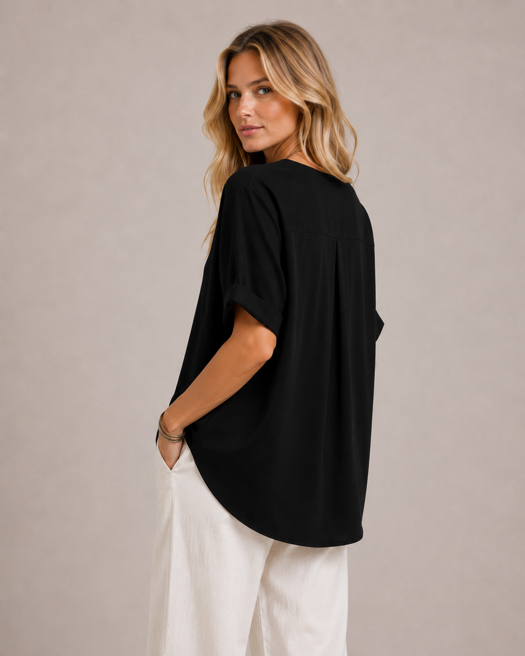 DANIELA | BLUSA LIGERA CON ESCOTE EN V