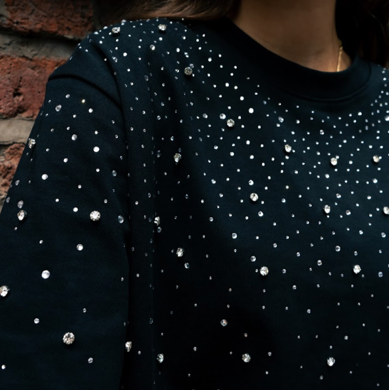 VM | CAMISETA CON PEDRERÍA