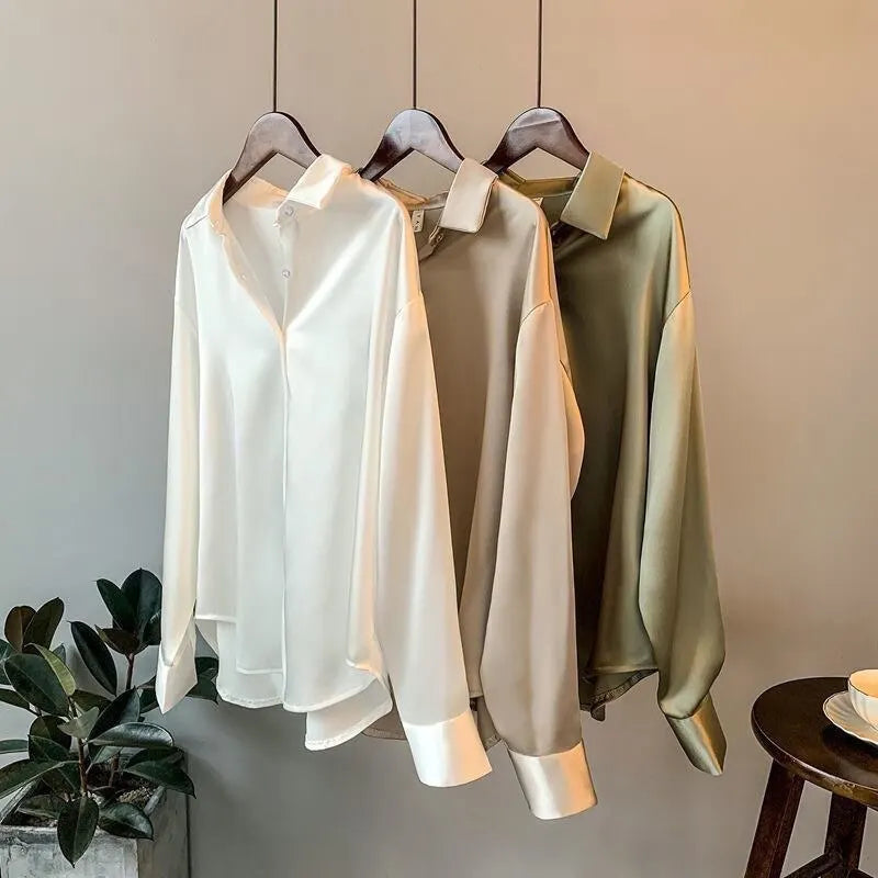 CAMILLA | Blusa satinada elegante
